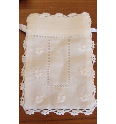 Clover embroidered bag B4901