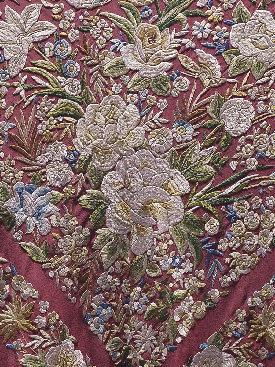 Mantón de Manila bordado a mano de seda natural G363M - Imagen 2