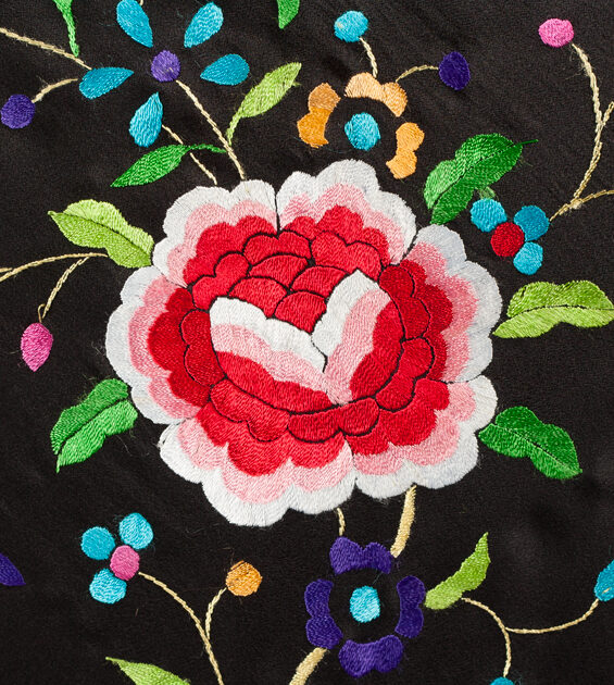 Mantón de Manila bordado a mano de seda natural MB - Imagen 2