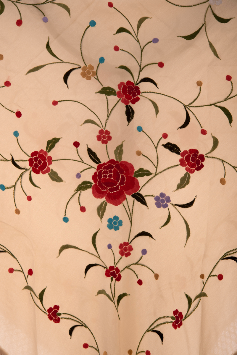 Mantón de Manila bordado a mano de seda natural MD55 - Imagen 2