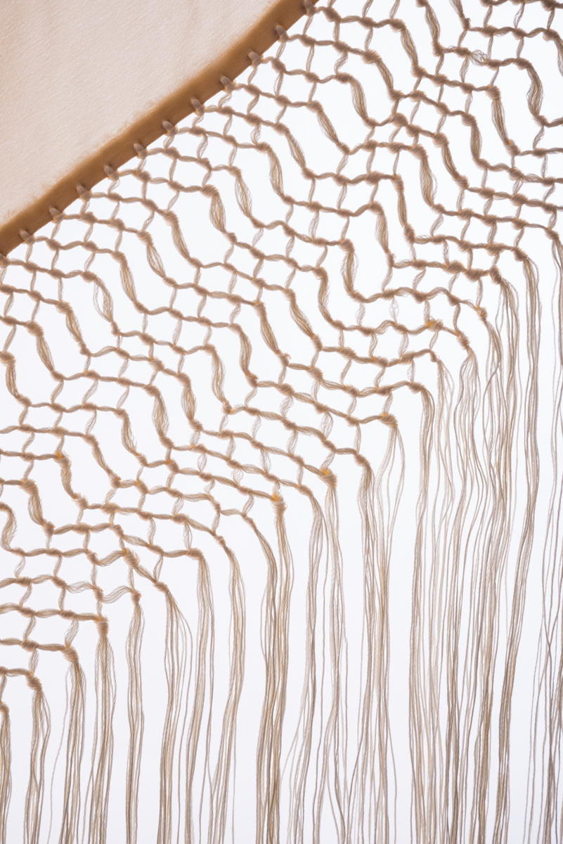 Mantón de Manila bordado a mano de seda natural MD55 - Imagen 3