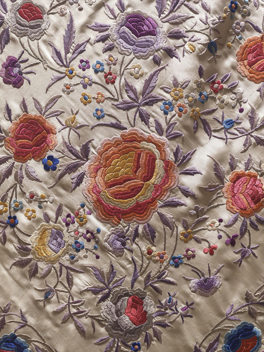 Mantón de Manila antiguo bordado a mano de seda natural M.ANT-1112 - Imagen 2