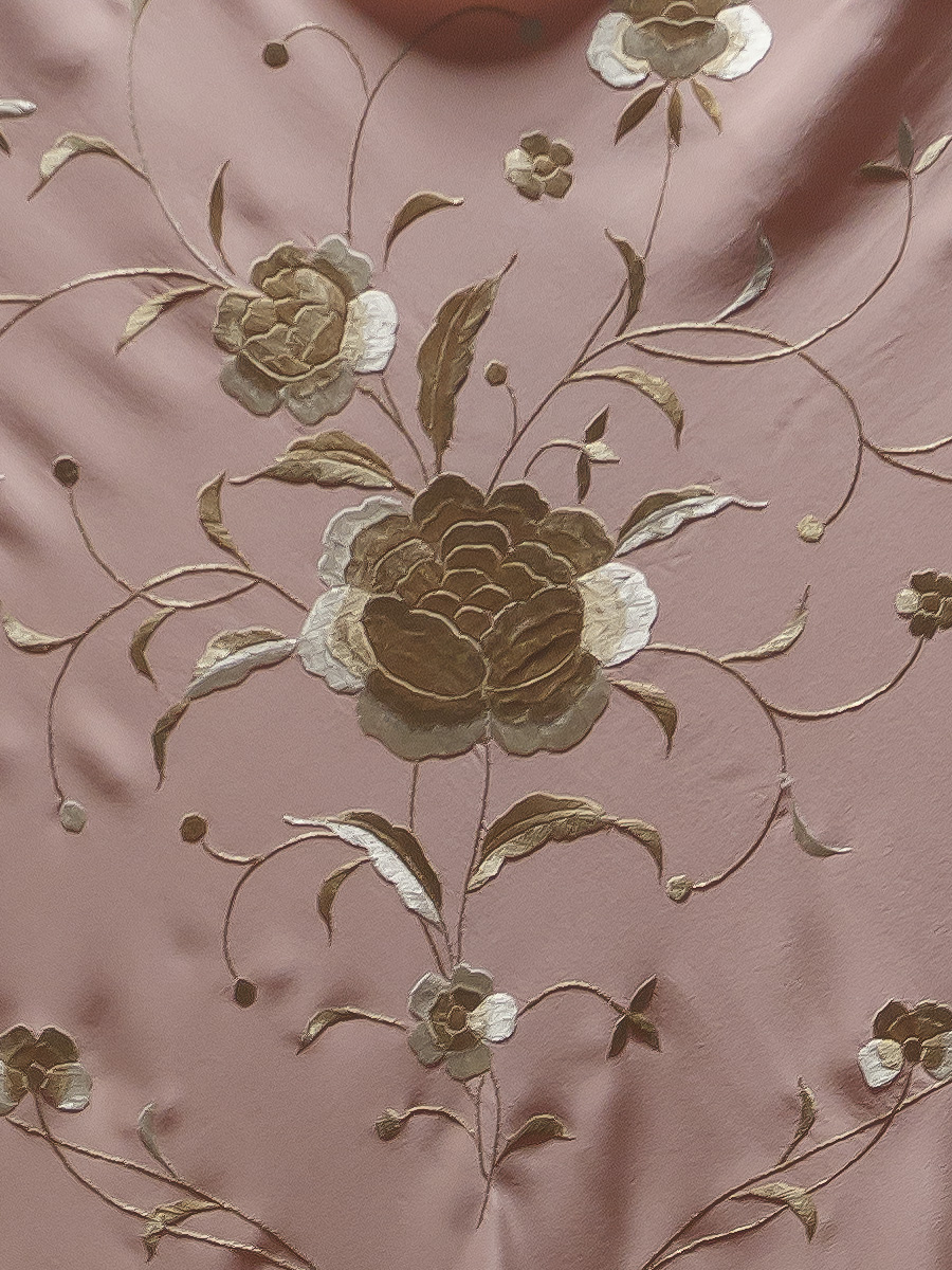 Mantón de Manila bordado a mano de seda natural MD162 rosas - Imagen 2