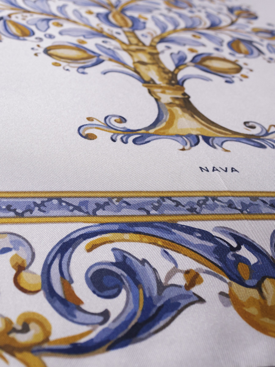 Pañuelo de seda estampado cerámica arbol tricolor - Imagen 3