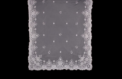 Mantilla bordada a mano de seda natural MT1018