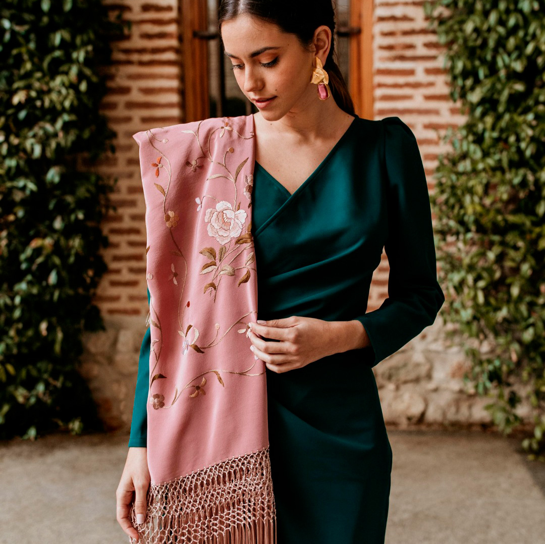 Mantón de Manila rosa